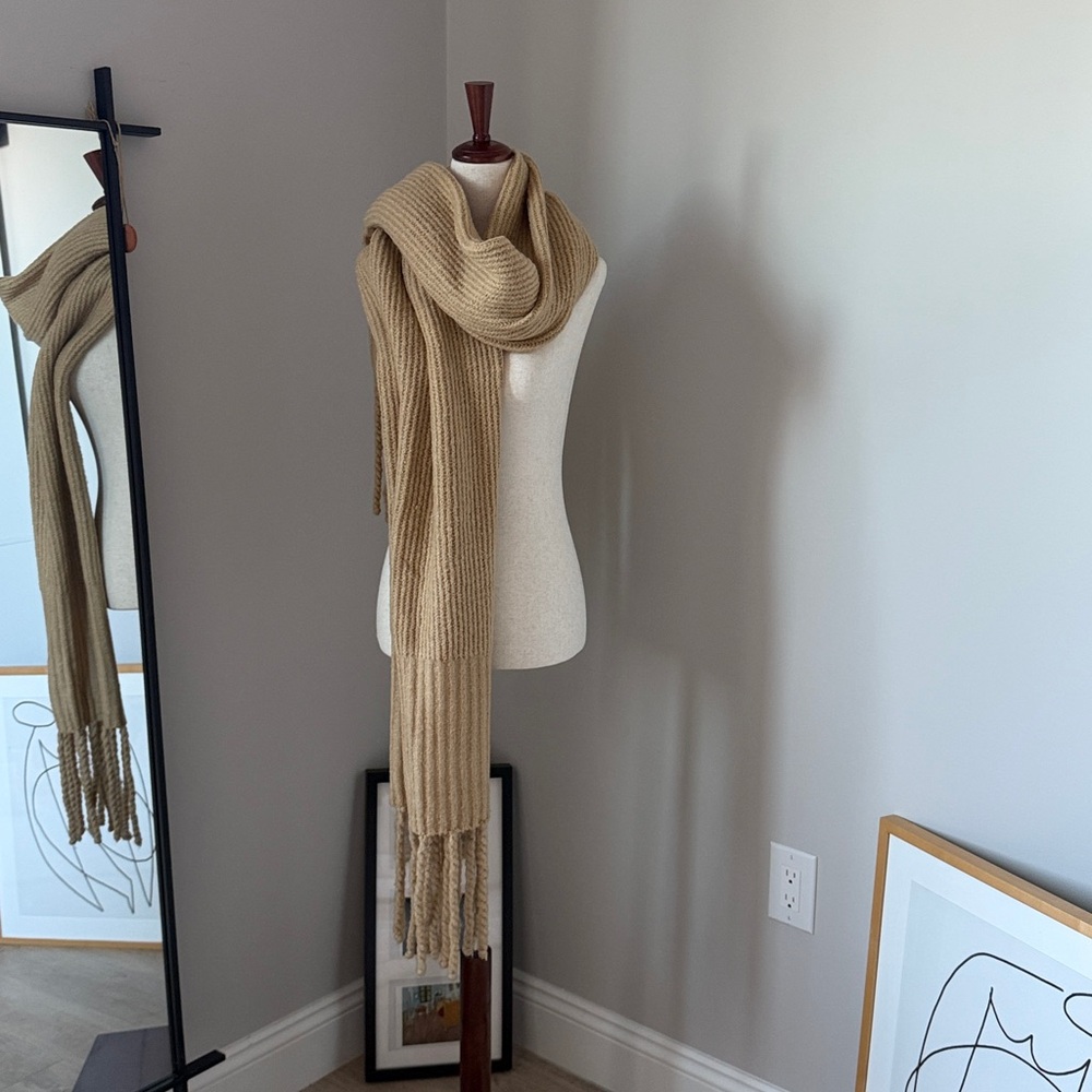 π Free π People Scarf Beige - Picture 2 of 12